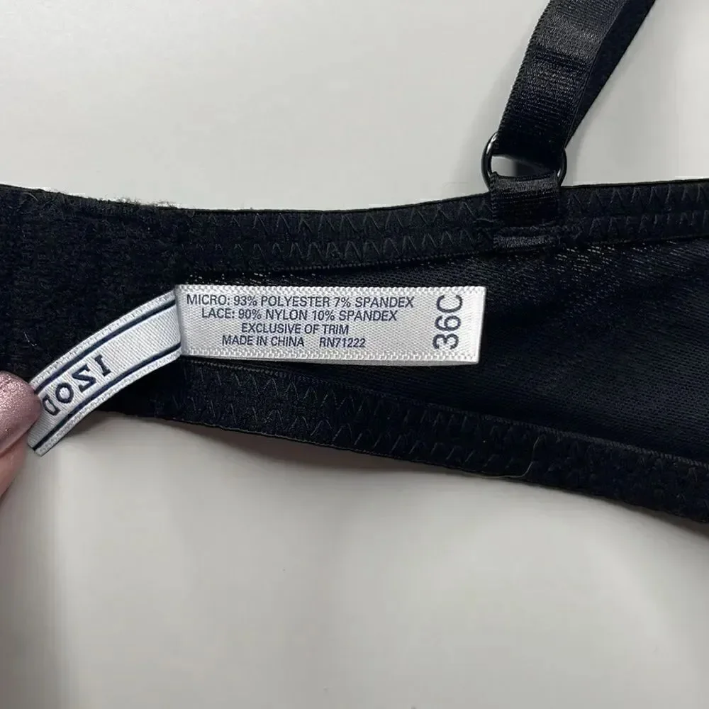 NWT IZOD T-shirt underwire padded bra.  Size 36C. Adjustable length straps.